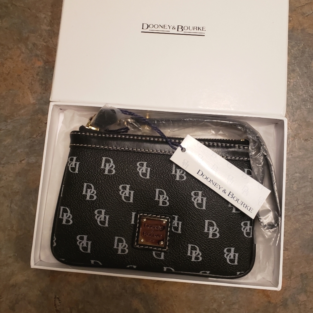Dooney & Bourke Wristlet NWT